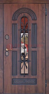 Железная дверь со стеклом и ковкой и узором ДСК-150 в Костроме