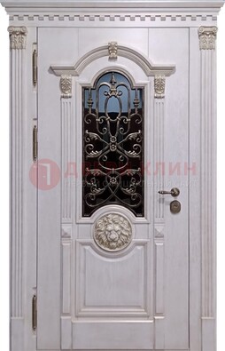 Белая входная дверь массив дуба со стеклом и ковкой для дома ДСК-176 